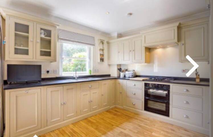 Family home in Wandsworth London SW18 parking free gallery image 3