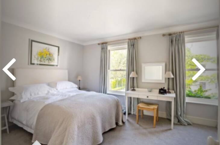 Family home in Wandsworth London SW18 parking free