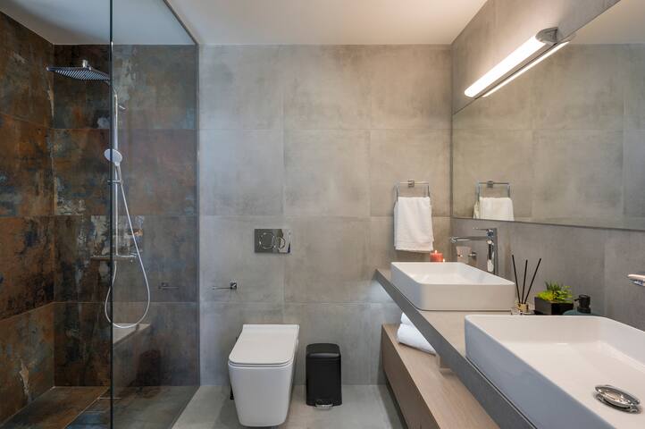 Villa Thea, sea view, pool, close to beach, BBQ gallery image 5