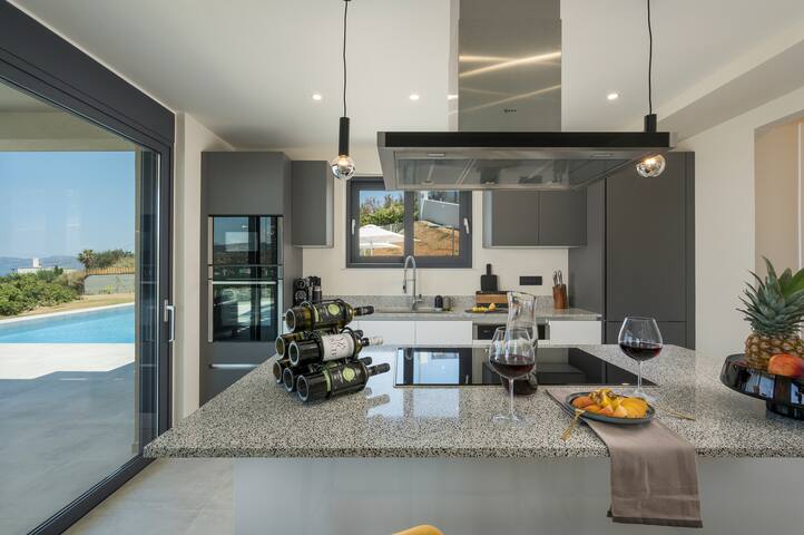 Villa Thea, sea view, pool, close to beach, BBQ gallery image 3