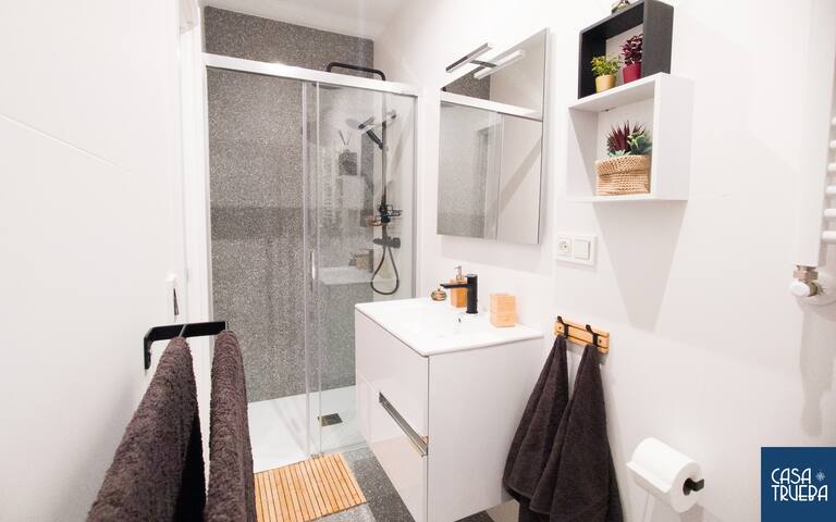 Familiar reformado desayuno incluido. ESS03001 gallery image 5