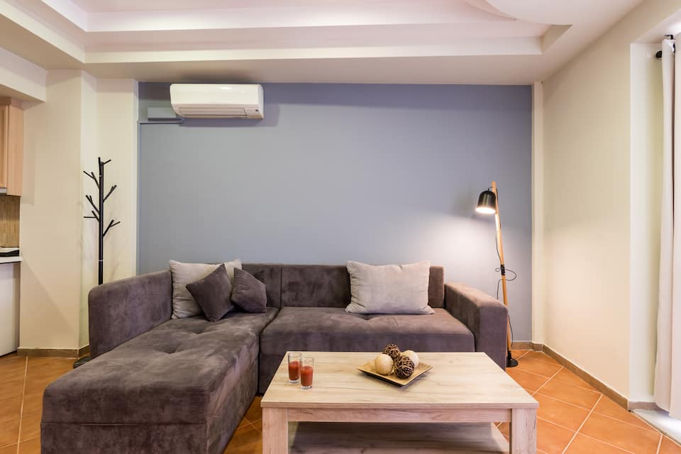 Mon Repos Liston Suites — photo 1