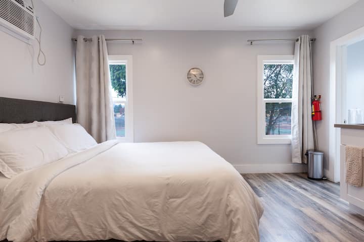 Lovely Studio In Beverly Grove! - 로스앤젤레스