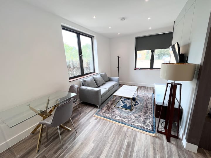 # 6 Luxury Apartment @Cmk Walkable To Station/city - Milton Keynes