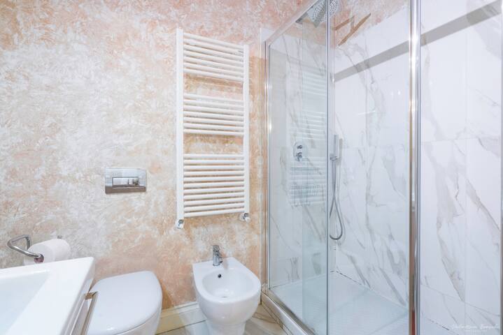 Wine Apartments Florence Barolo gallery image 5