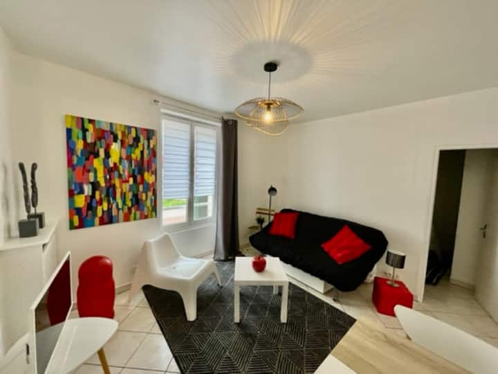 2room apartment with parking 15 minutes from Paris Apartments for