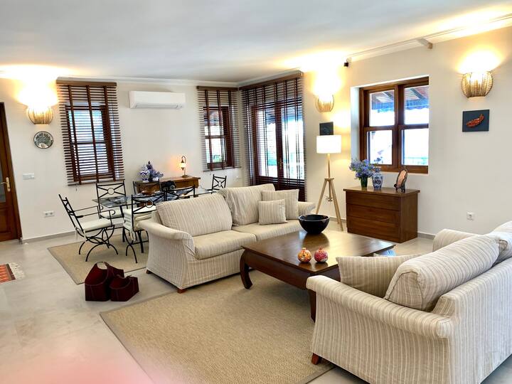 Villa Tatyana , Muhteşem Deniz Manzaralı Havuzlu - Каш