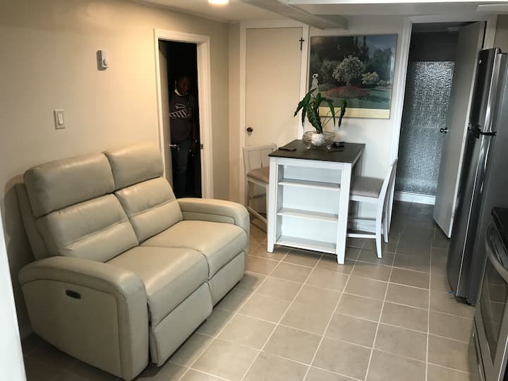 Glamorous 2 Bedrooms, 1 Bathroom+private Park’n - Queens, NY