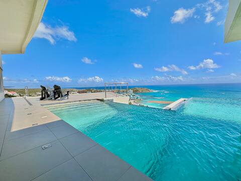 Ultra Modern Tropical Villa with backup generator