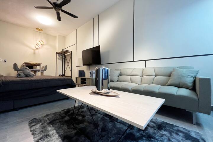 ✦Attic✦ Premium Couple's Studio [Netflix]@mlk Town - Malacca