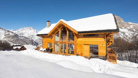 Luxury chalet with 360-degree view of the Alps