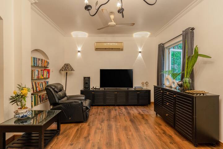 Living room image 5