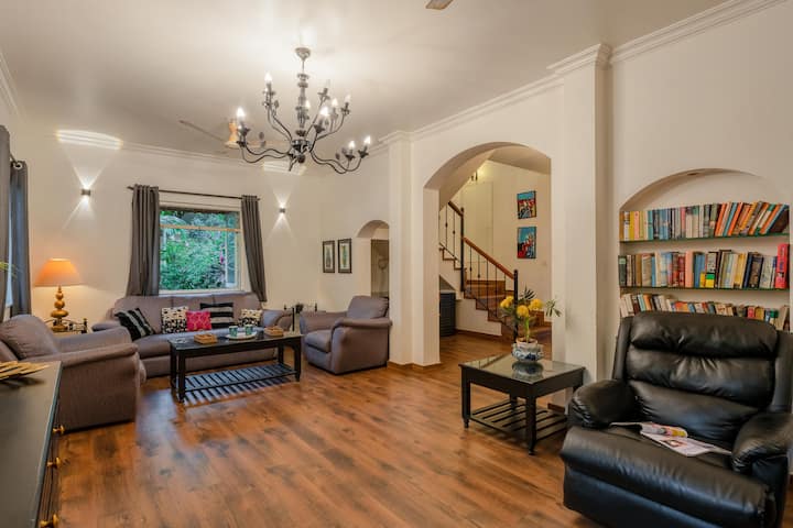 Living room image 3