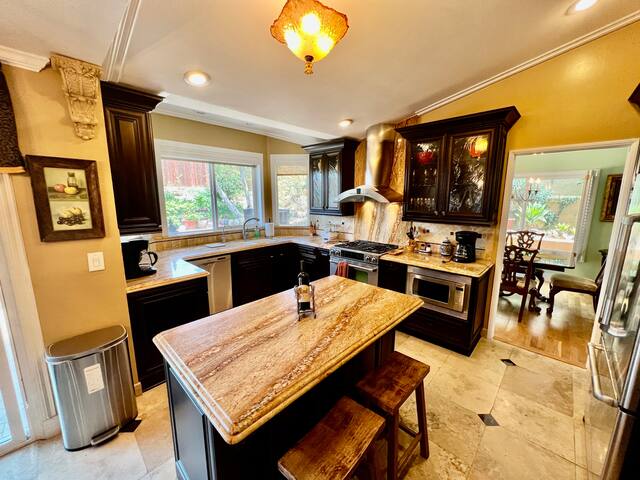 Charming 4-bedroom home w/ hot tub & canyon views gallery image 3