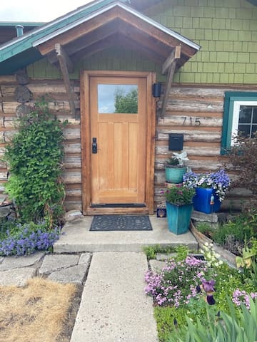 Bright updated log cabin with great outdoor living gallery image 4