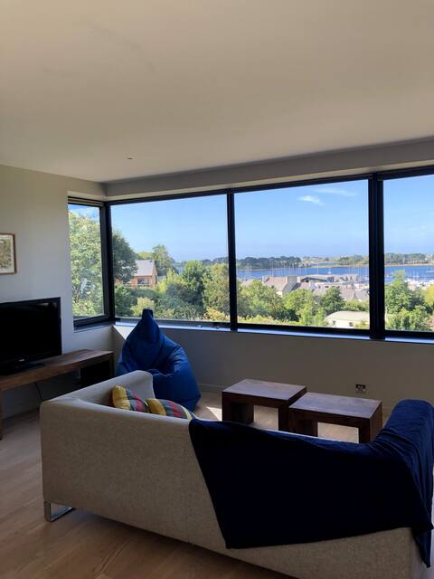 Sea view home in the port of Aber-Wrac'h