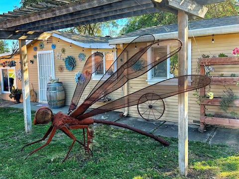 Sherwood Cottage @ Royal-T Ranch