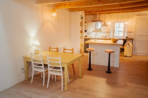 Les Vans, lovely, warm and bright loft