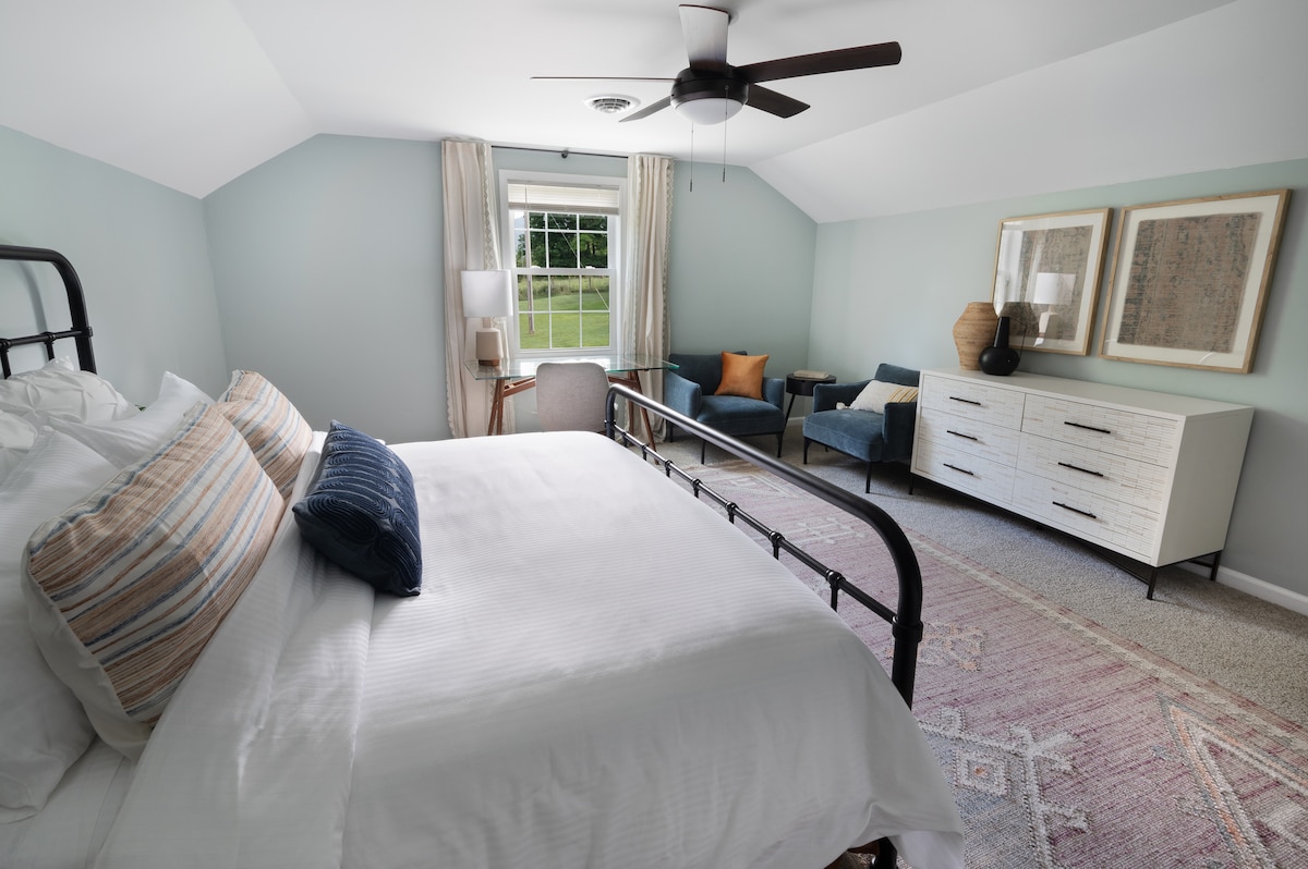 King bedroom and desk