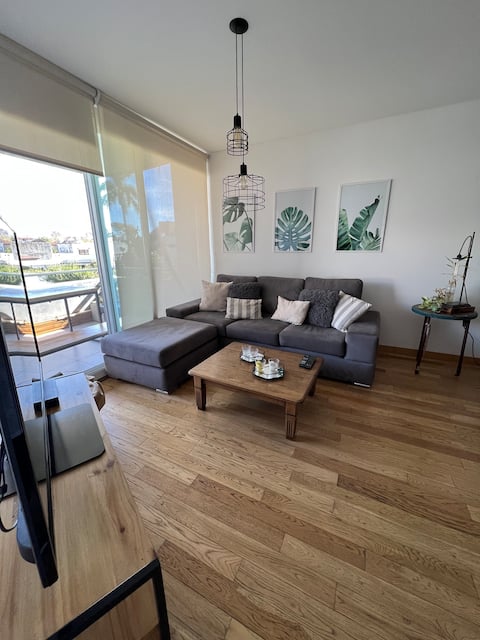 Successful Airbnb property: Condominium in Partido De Vicente López