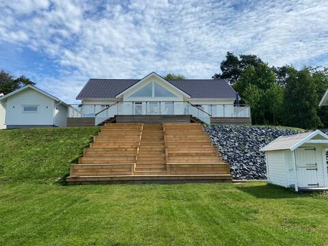 Successful Airbnb property: Villa by Lake Mälaren with the best sun position in Eskilstuna