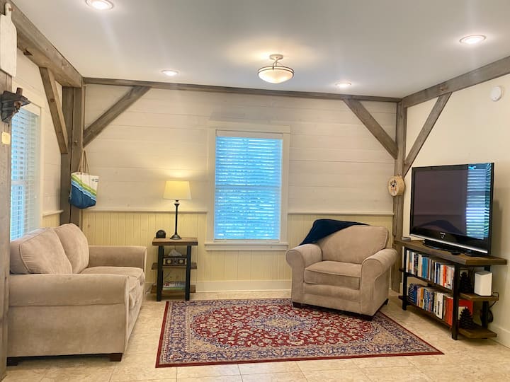 7arrows - Cozy Accessible Timber Frame In Freeport - Freeport, ME