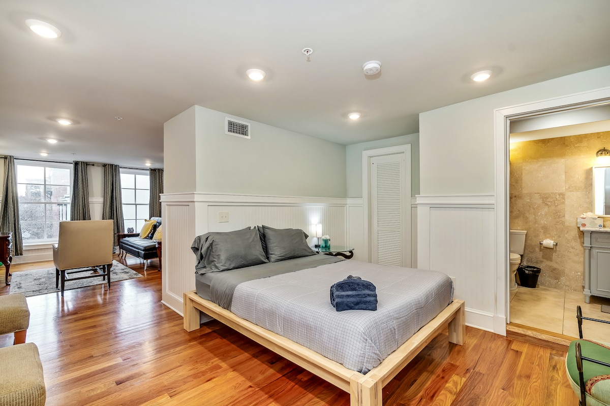 Unit 6 Queen & Sofa Beds, Wi-Fi, Elevator@Old City