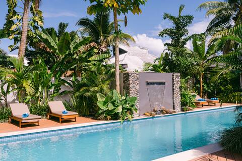 Villa Senikau, private villa, pool & beach access