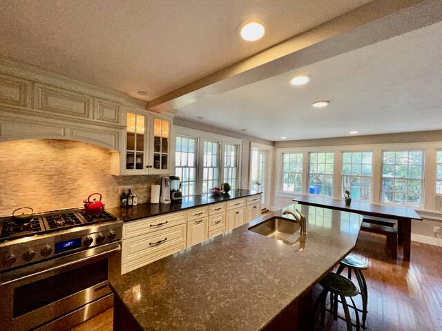 Historic Wickford Waterfront Home – Samuel Carr gallery image 5