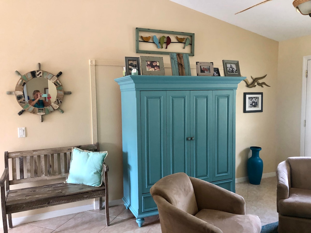 Top performing Airbnb: Little Piece of Paradise-PRIVATE heated pool & spa in South Venice