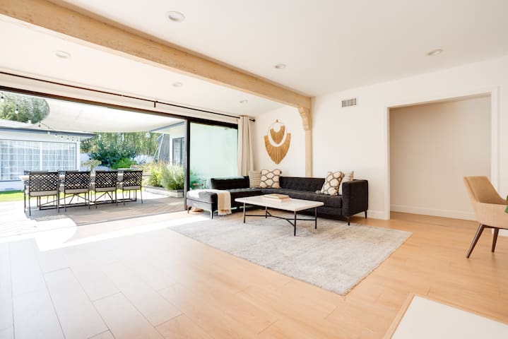 Large Remodeled 4bd/3ba Home near LAX & Beaches🏝✈️❤️