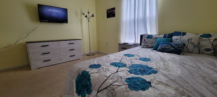 Clean 4 bedroom cul-de-sac near downtown DC