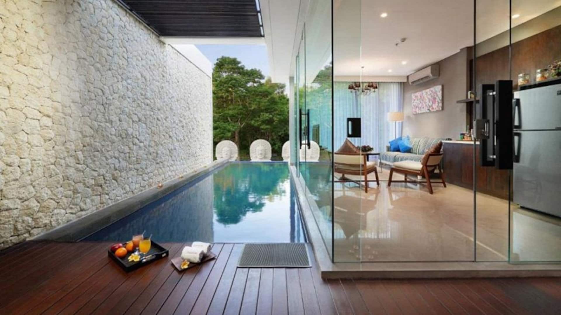 Poolside Cliff Retreat 2 Bedroom Private Villa in Uluwatu 2