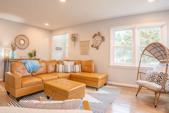 Cheerful Beach Home With Rec House - Norfolk, VA