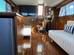 Restored+Vintage+Hatteras+Yacht