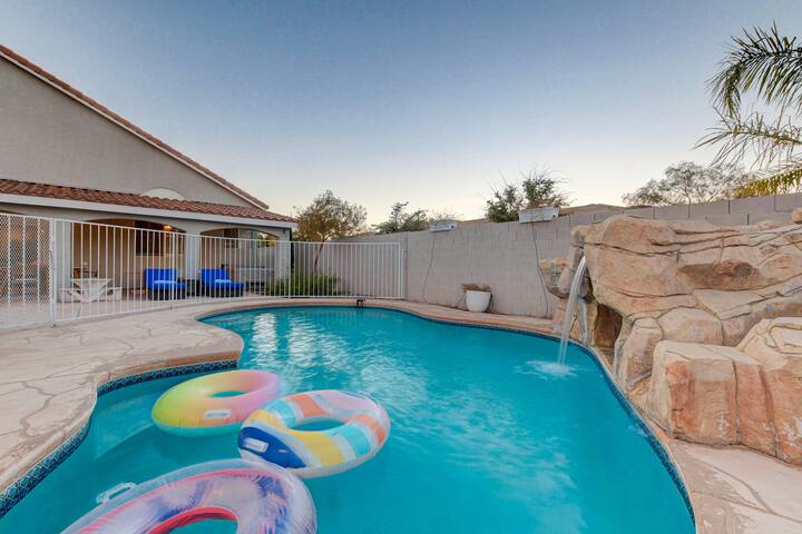 Beautiful 5BR w/Casita, Pool & Hot Tub, Games gallery image 3