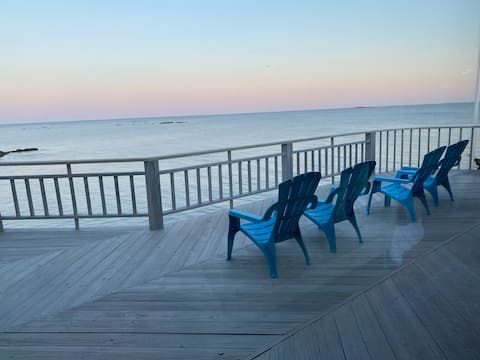 Spacious Oceanfront Getaway with Spectacular Views