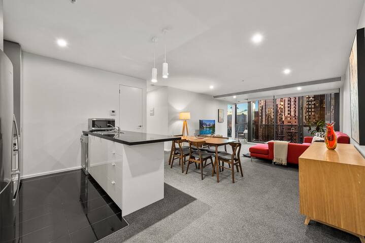 Exclusive Stays – Southbank Grand II gallery image 5