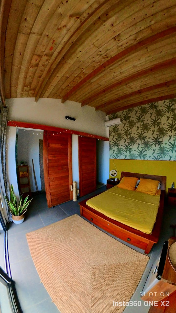 Small independent suite with pool and sea view. Guest suites for Rent