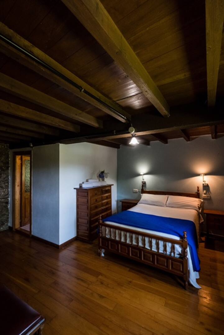 ห้องนอน #3 (ไฮเดรนเยีย) ชั้นสอง