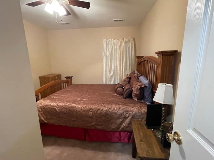 Cheerfull two Bedroom Townhouse in Cross, SC Townhouses for Rent in