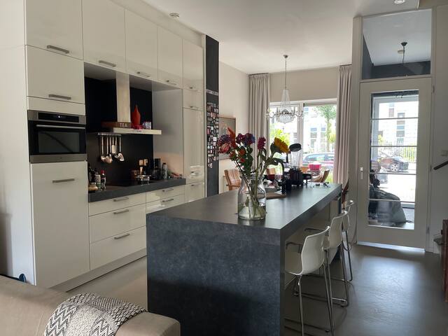 Ruim familiehuis A’dam met gratis parkeerplek gallery image 5