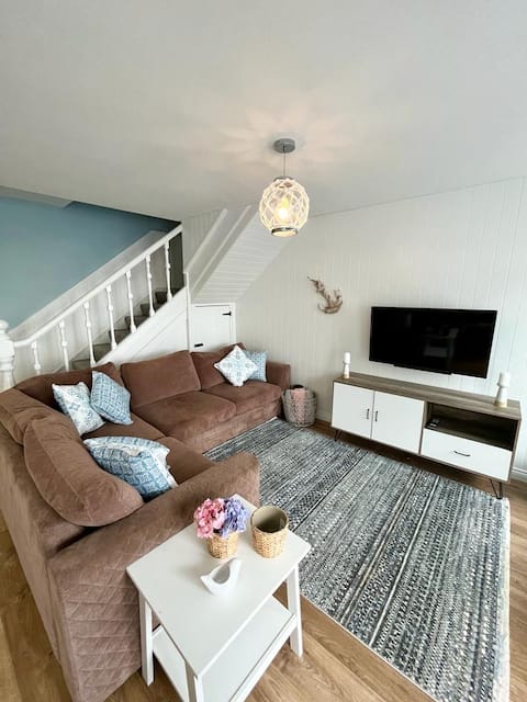 Our cosy coastal cottage