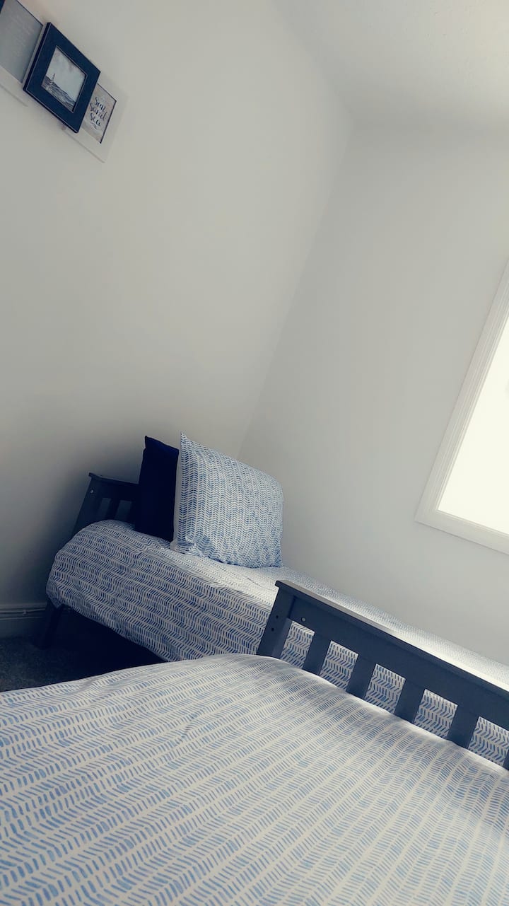 Chumba cha kulala, 2 vitanda moja