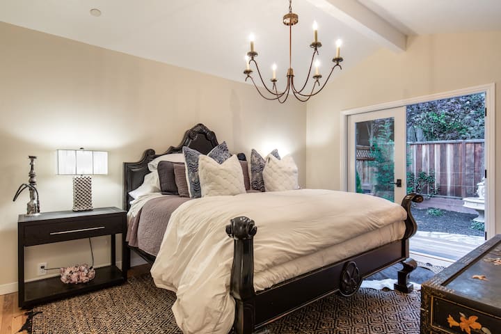 Chumba cha kulala cha msingi cha King