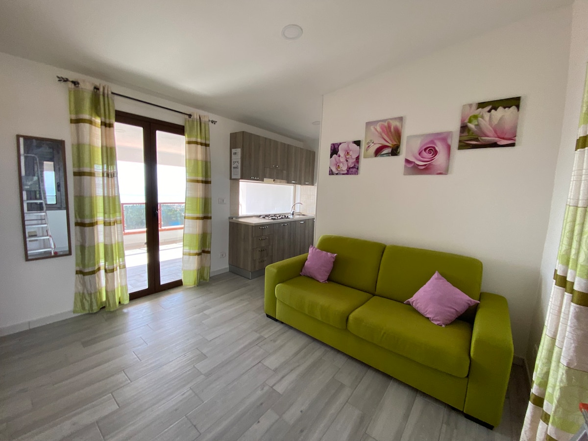 Leistungsstarkes Airbnb: Nora's Flats - Two-room apartment Sea View in Castelvetrano