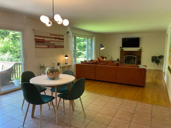Well Equipped Family Home in The Berkshires Houses for Rent in