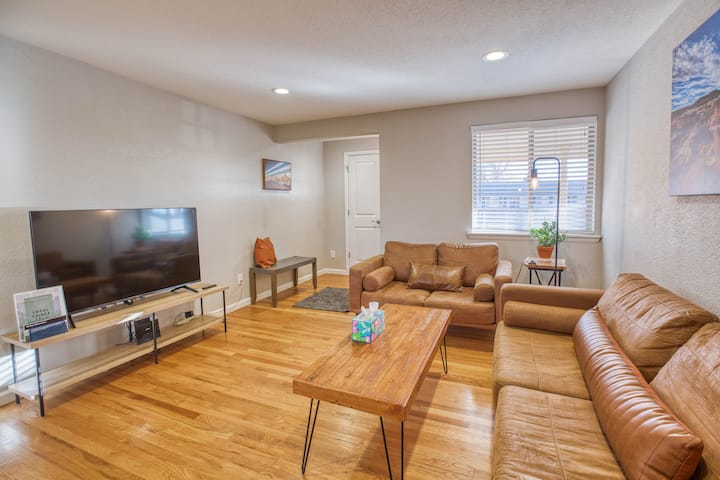 Quiet King Bed Suite | New Remodel & New Furniture - Arvada, CO