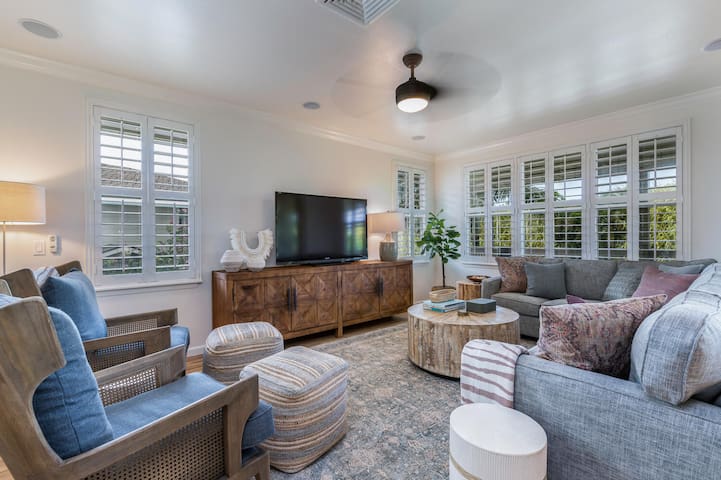 Stunning Remodel! 3 bd/3ba with AC & pool