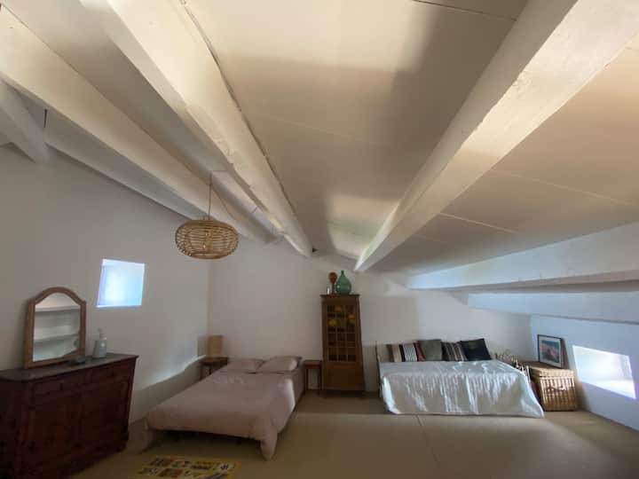 Დიდი ღია საძინებელი ზემოთ 